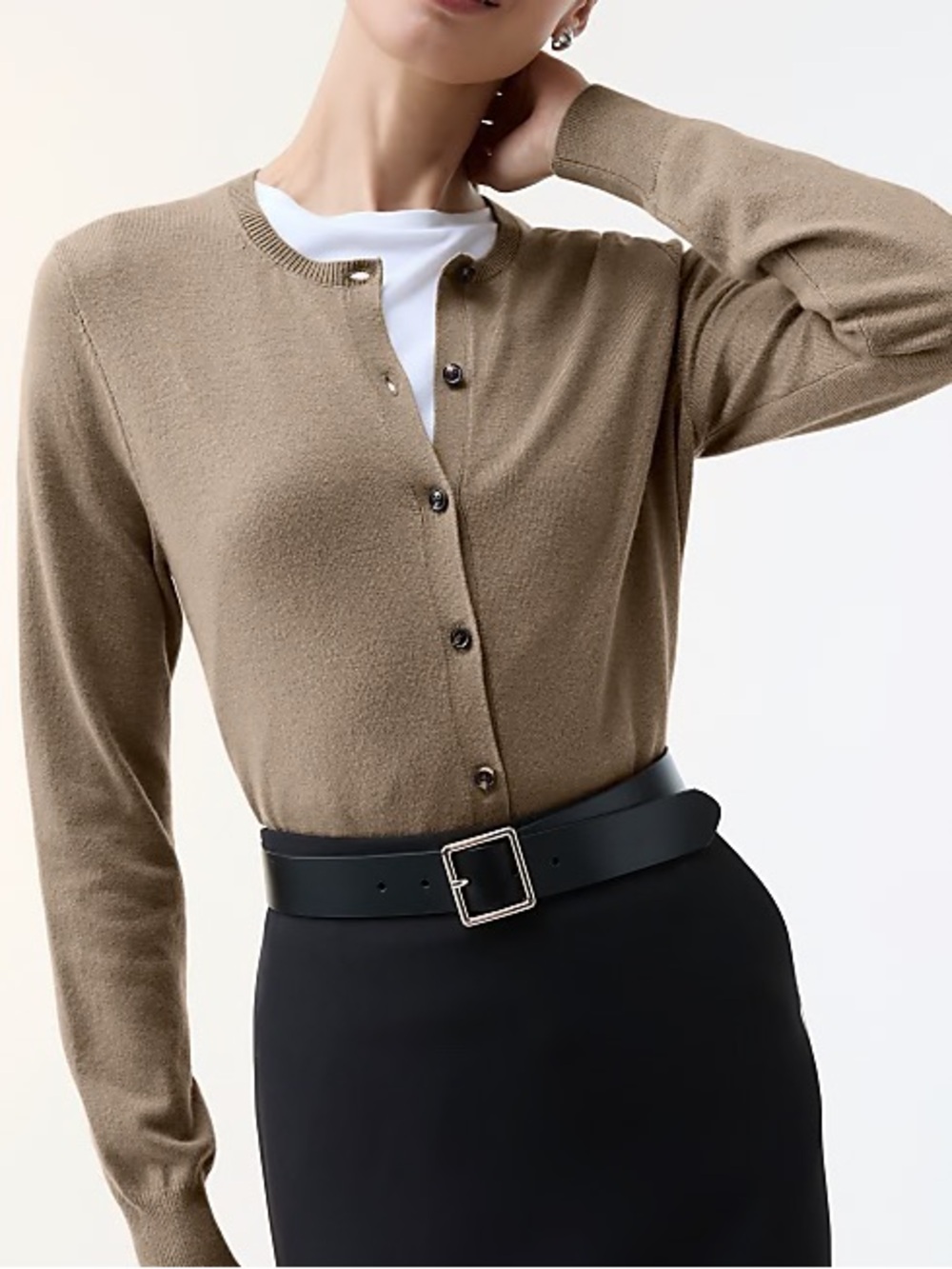Ann Taylor ‘Ann’ Cardigan. Olive green. Sz. M crewneck long sleeves. Soft! EUC